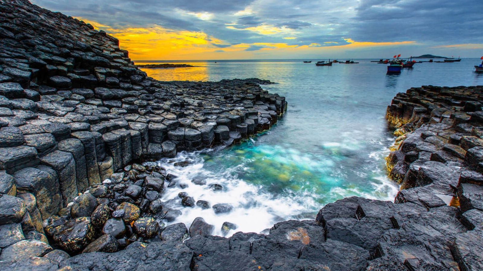 G&agrave;nh đ&aacute; dĩa