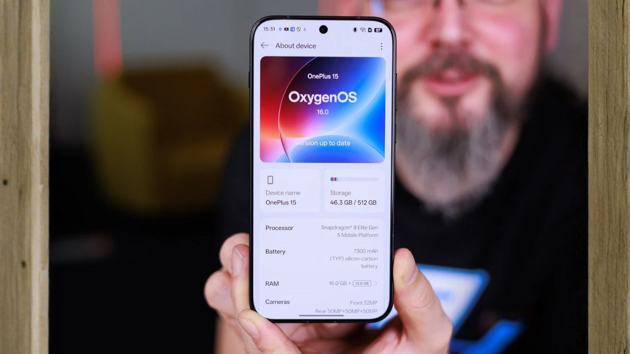 Trên Tay Oneplus 15: Giá Tốt, Cấu Hình Mạnh Mẽ Với Snapdragon 8 Elite Gen 5, Đánh Đối Cũng Nhiều