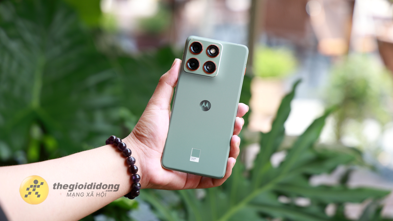 Trên tay Motorola Edge 70: Flagship mỏng nhất thế giới với thiết kế cao cấp, màn hình P-OLED siêu sáng và camera 50 MP đa năng
