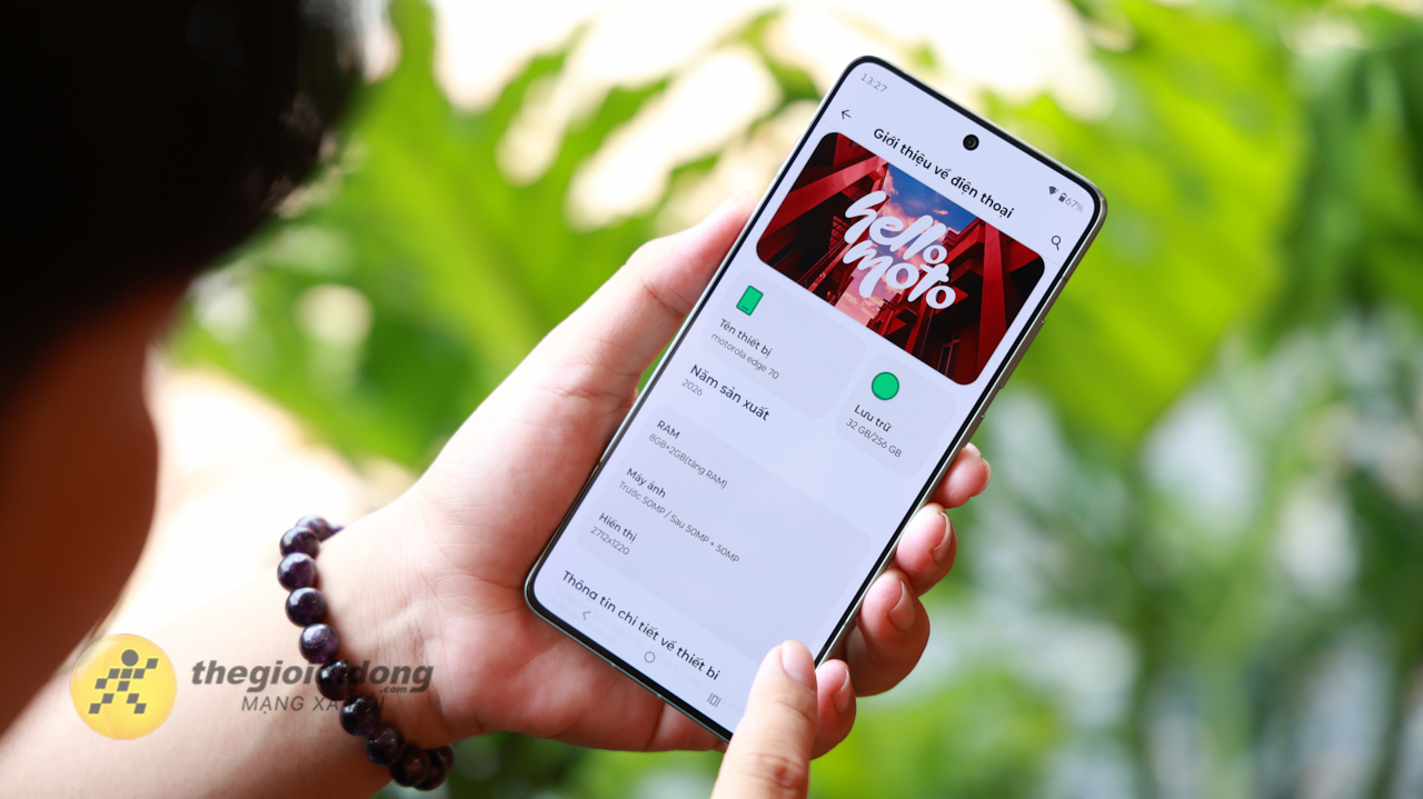Trên tay Motorola Edge 70: Flagship mỏng nhất thế giới với thiết kế cao cấp, màn hình P-OLED siêu sáng và camera 50 MP đa năng