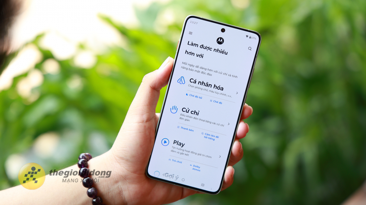 Trên tay Motorola Edge 70: Flagship mỏng nhất thế giới với thiết kế cao cấp, màn hình P-OLED siêu sáng và camera 50 MP đa năng