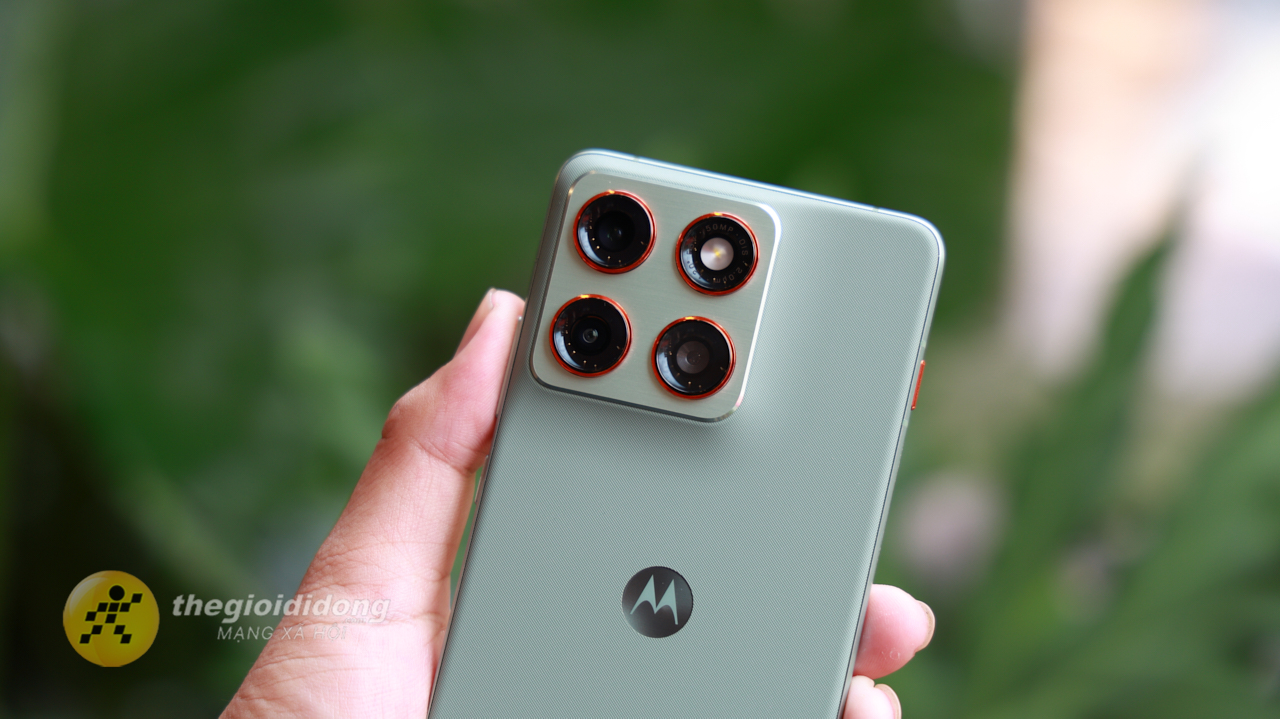 Trên tay Motorola Edge 70: Flagship mỏng nhất thế giới với thiết kế cao cấp, màn hình P-OLED siêu sáng và camera 50 MP đa năng