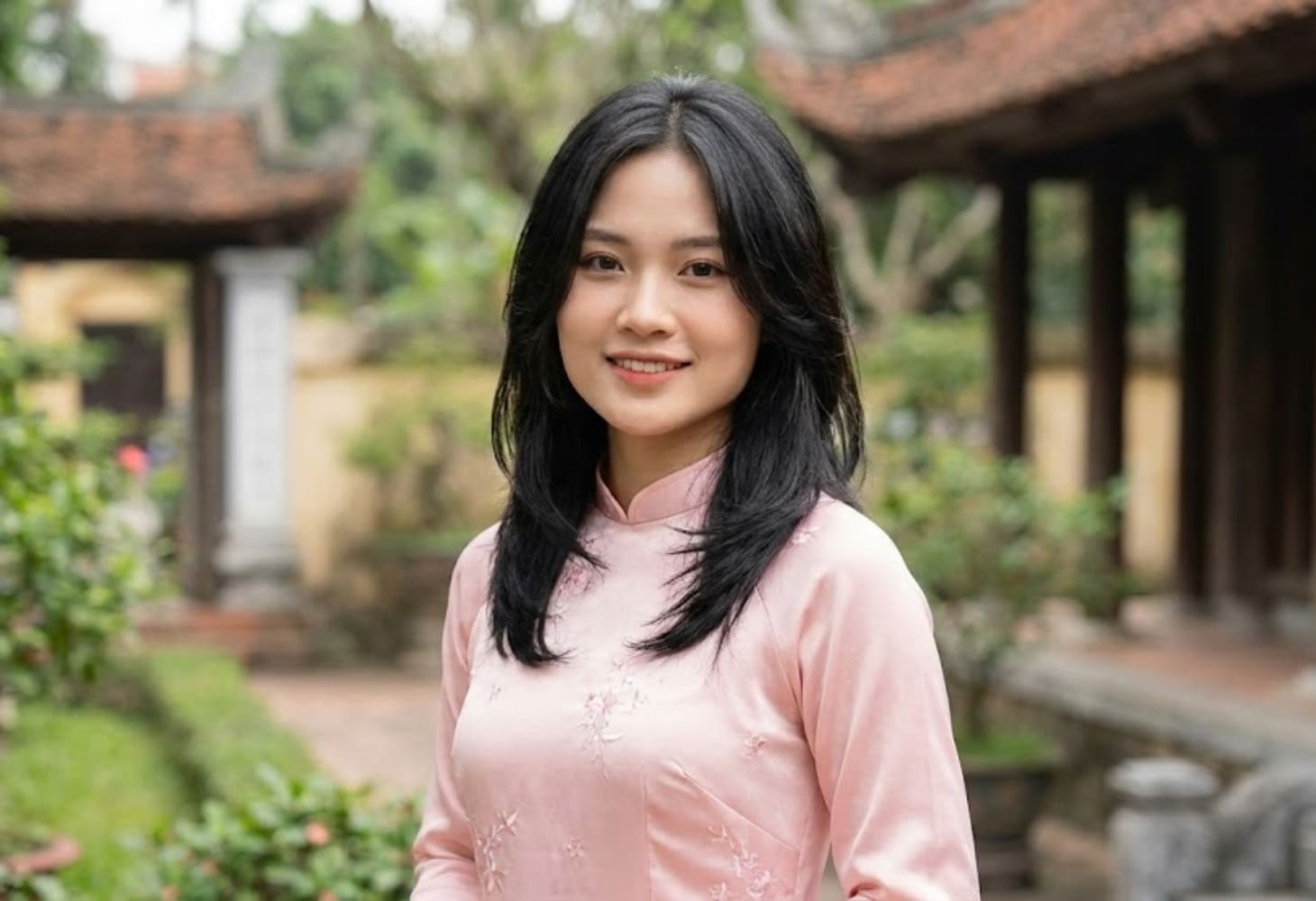 Kiểu tóc mặc áo dài phù hợp cho gương mặt vuông