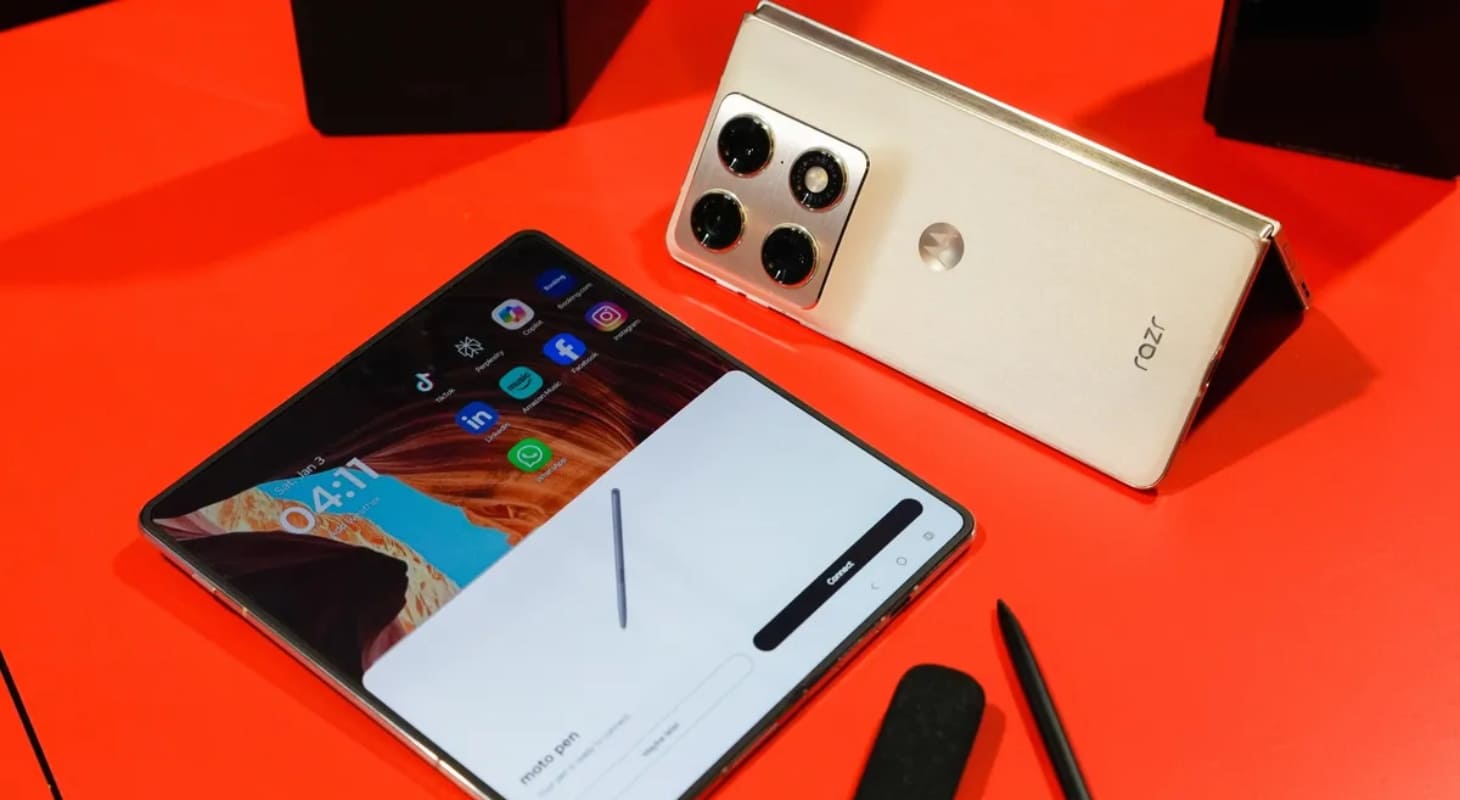 Motorola Razr Fold sở hữu màn hình 8.1 inch siêu rộng Motorola Razr Fold sở hữu màn hình 8.1 inch siêu rộng