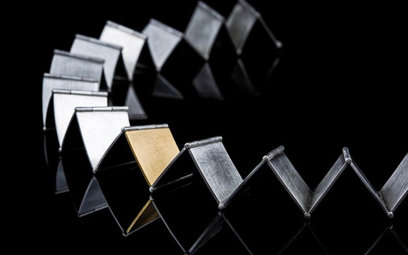 Vẻ đẹp hiện đại và mạnh mẽ của công nghệ trên nền đen