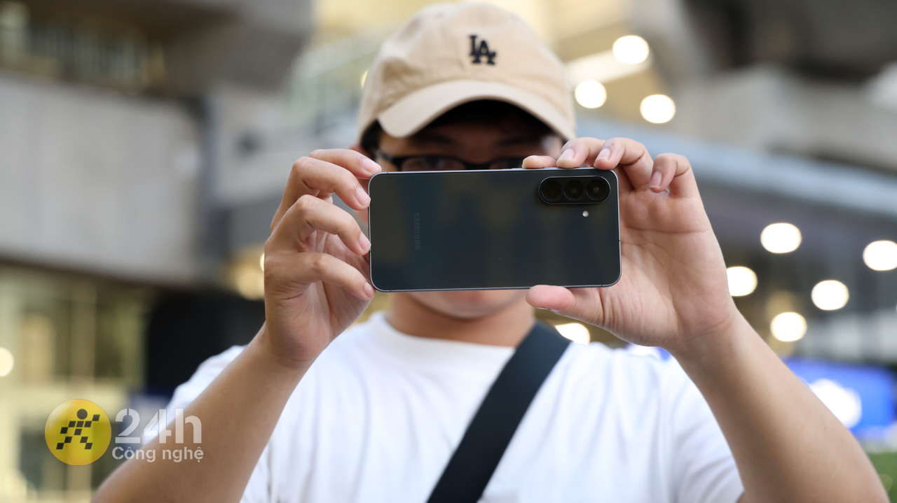 Tự Thưởng Bản Thân Sau Một Năm Nỗ Lực: Galaxy A56 5G Bước Ngoặt Lớn Thực Sự Tự Thưởng Bản Thân Sau Một Năm Nỗ Lực: Galaxy A56 5G Bước Ngoặt Lớn Thực Sự