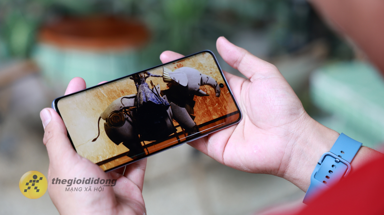 Trên tay Xiaomi Redmi Note 15: Màn hình cong AMOLED, camera có OIS