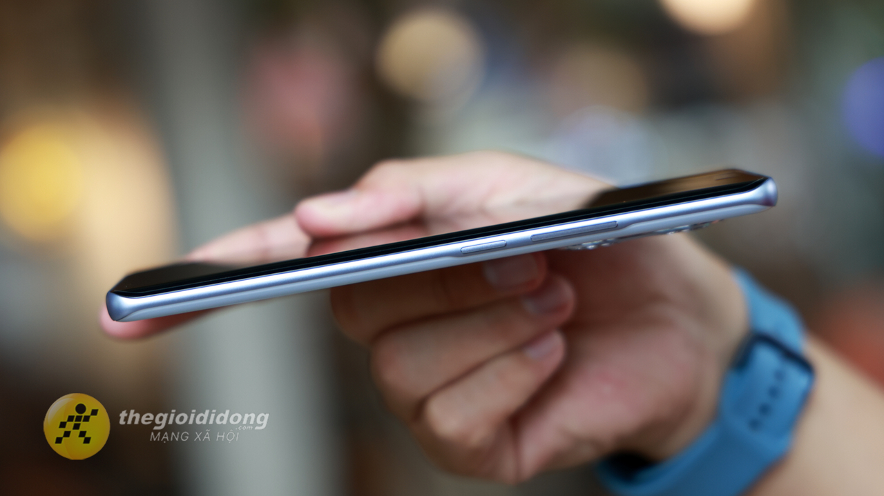 Trên tay Xiaomi Redmi Note 15: Màn hình cong AMOLED, camera có OIS