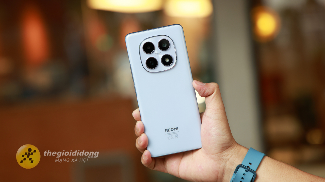 Trên tay Xiaomi Redmi Note 15: Màn hình cong AMOLED, camera có OIS