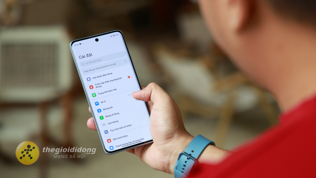 Trên tay Xiaomi Redmi Note 15: Màn hình cong AMOLED, camera có OIS