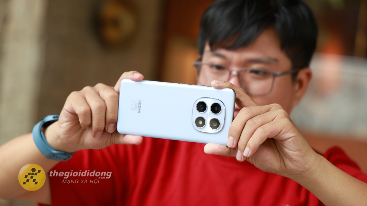 Trên tay Xiaomi Redmi Note 15: Màn hình cong AMOLED, camera có OIS