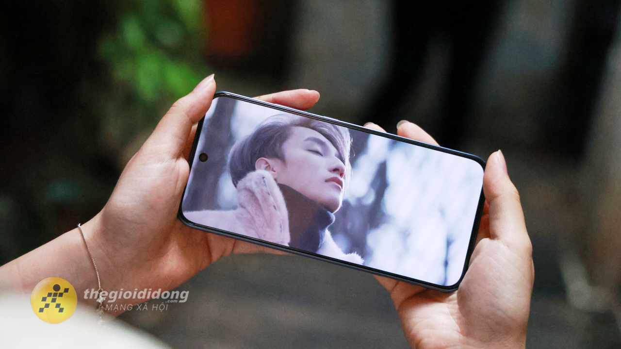 Trên Tay Oppo Reno15 F 5G: Chip Snapdragon 6 Gen 1 Và Pin 7.000 Mah