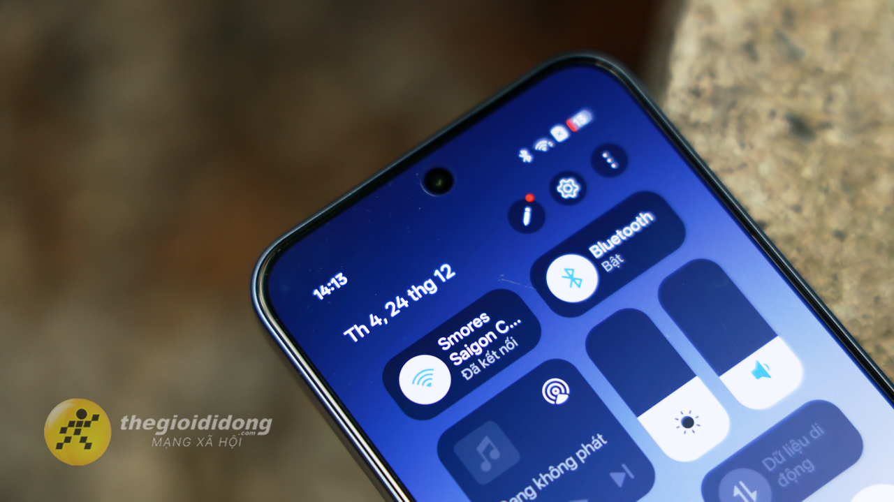 Trên Tay Oppo Reno15 F 5G: Chip Snapdragon 6 Gen 1 Và Pin 7.000 Mah