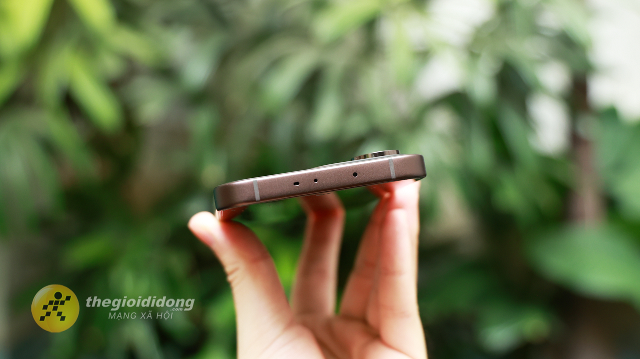 Trên Tay Oppo Reno15 Pro 5G: Thiết Kế Nhỏ Gọn, Camera Tele 200 Mp