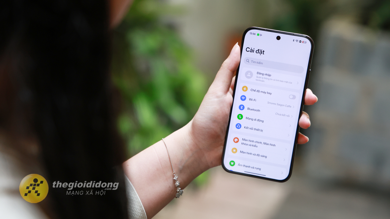 Trên Tay Oppo Reno15 Pro 5G: Thiết Kế Nhỏ Gọn, Camera Tele 200 Mp