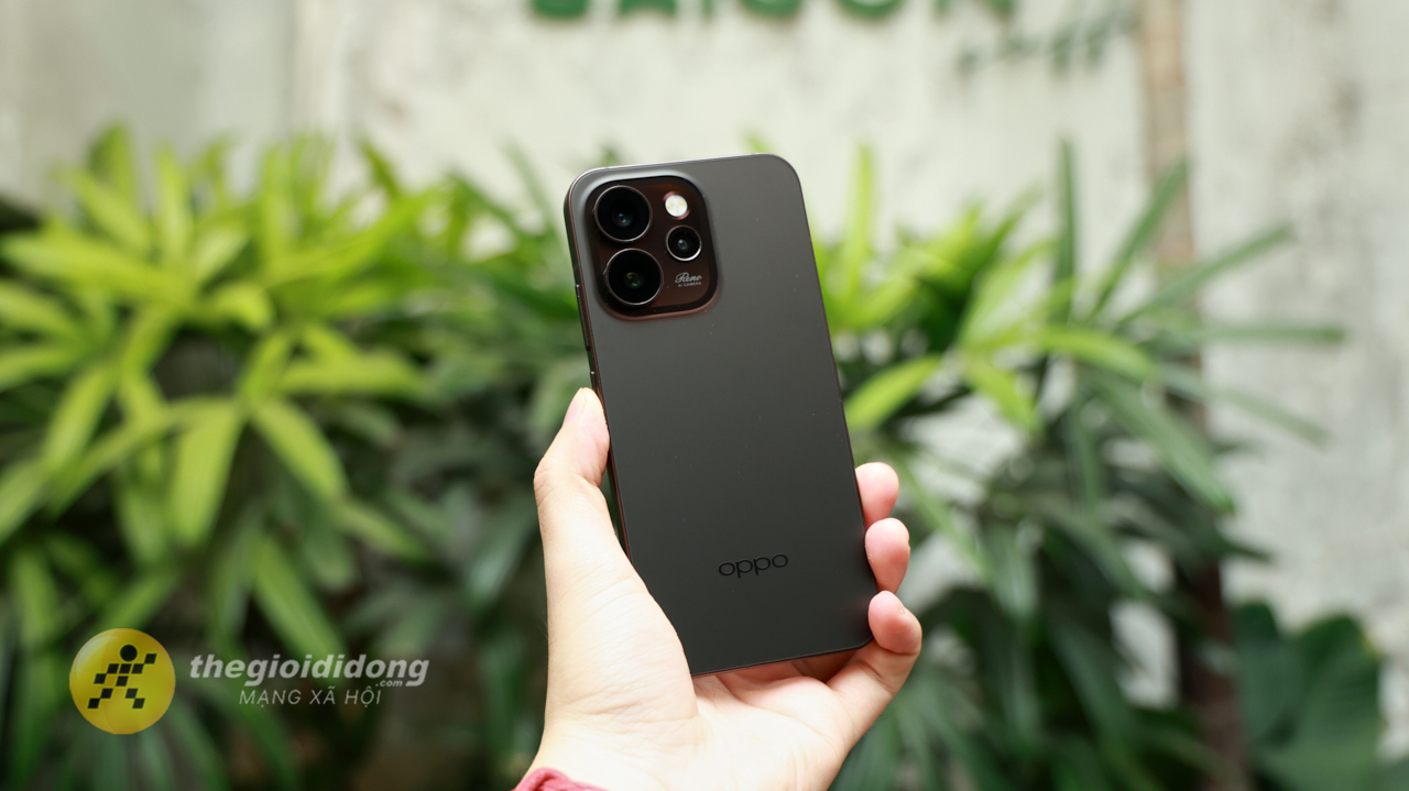 Trên Tay Oppo Reno15 Pro 5G: Thiết Kế Nhỏ Gọn, Camera Tele 200 Mp