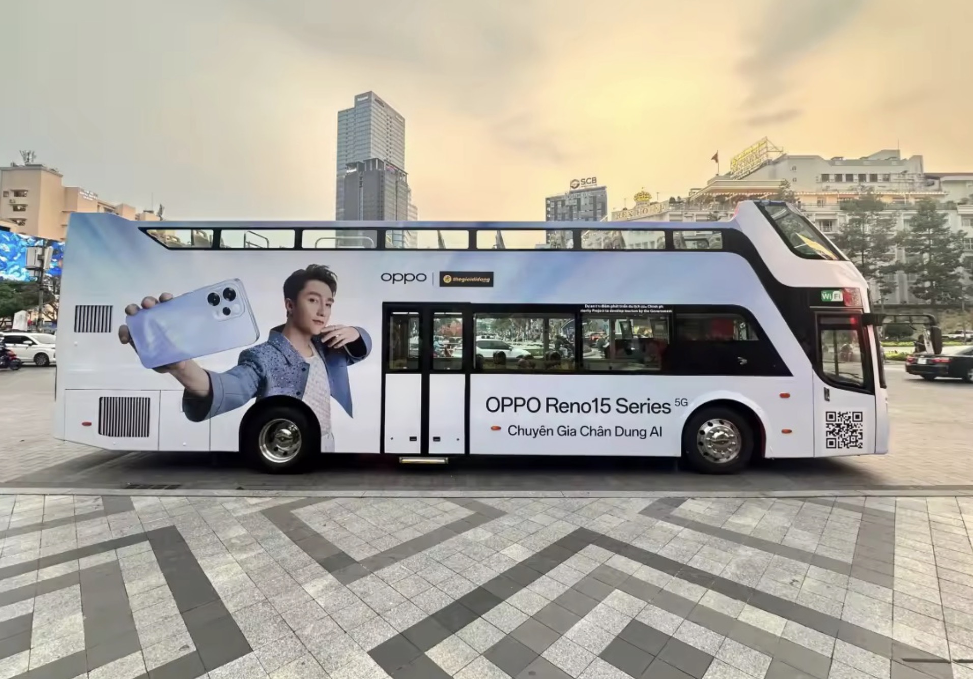 Tech Bus Tour Mini-Fanmeeting