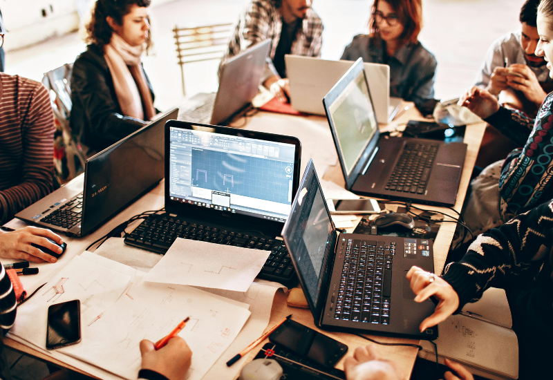 Hiệu năng làm việc của laptop văn phòng ổn định