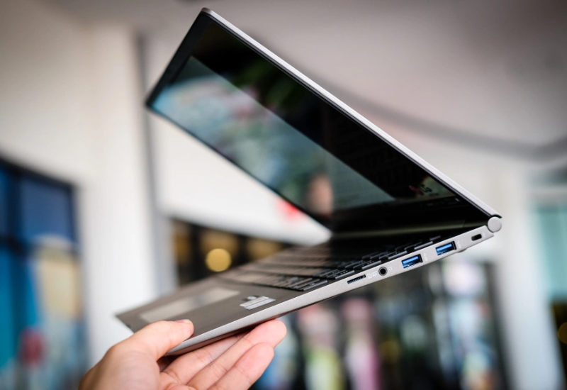 Độ bền laptop văn phòng phải đảm bảo
