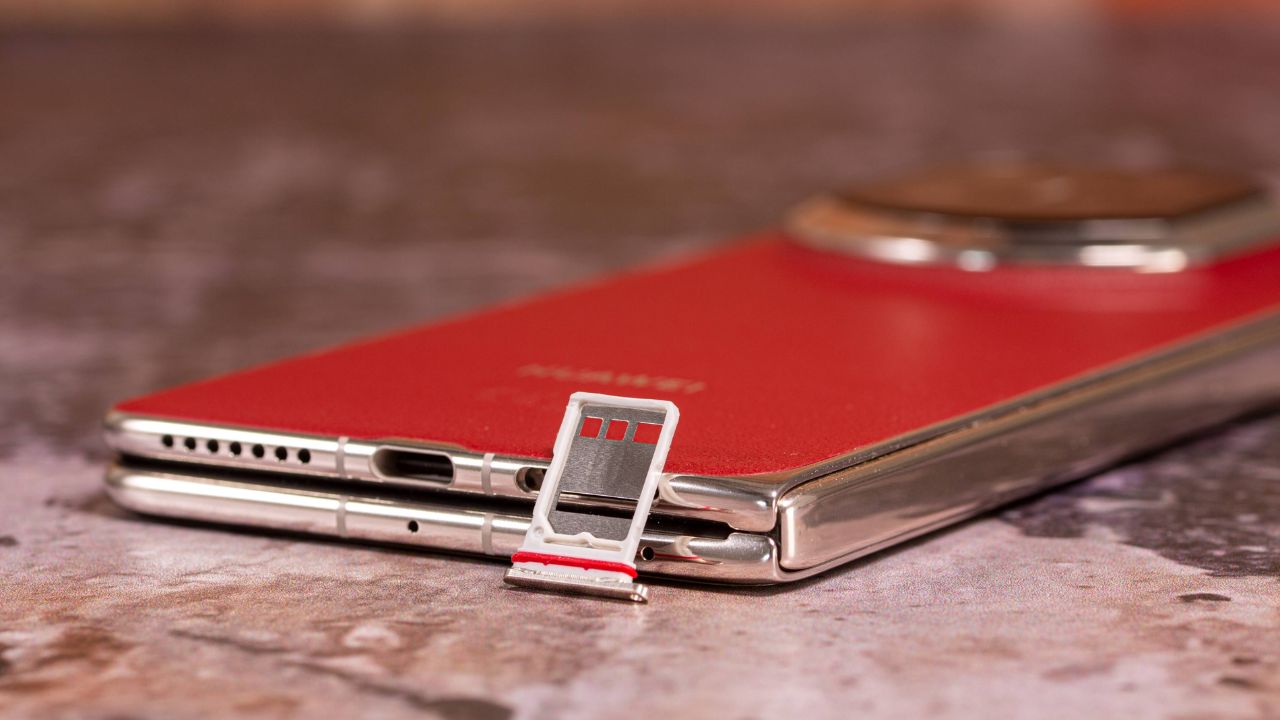 Trên tay HUAWEI Mate X7: Thiết kế bền bỉ, camera 50 MP đỉnh cao, pin lớn 5.600 mAh