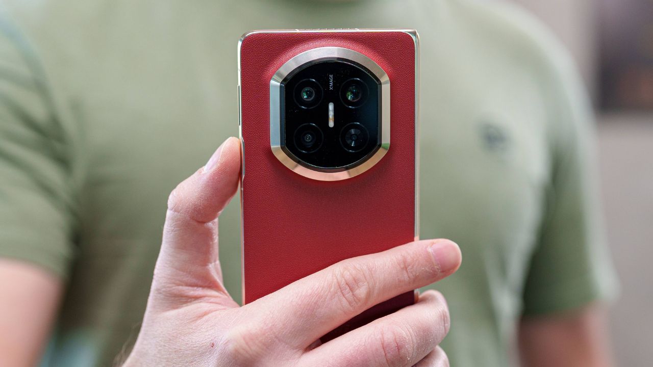 Trên tay HUAWEI Mate X7: Thiết kế bền bỉ, camera 50 MP đỉnh cao, pin lớn 5.600 mAh