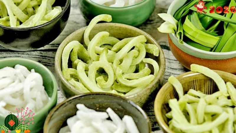 Mứt dừa rất gi&agrave;u năng lượng, gi&agrave;u chất b&eacute;o dễ g&acirc;y tăng c&acirc;n nếu kh&ocirc;ng kiểm so&aacute;t