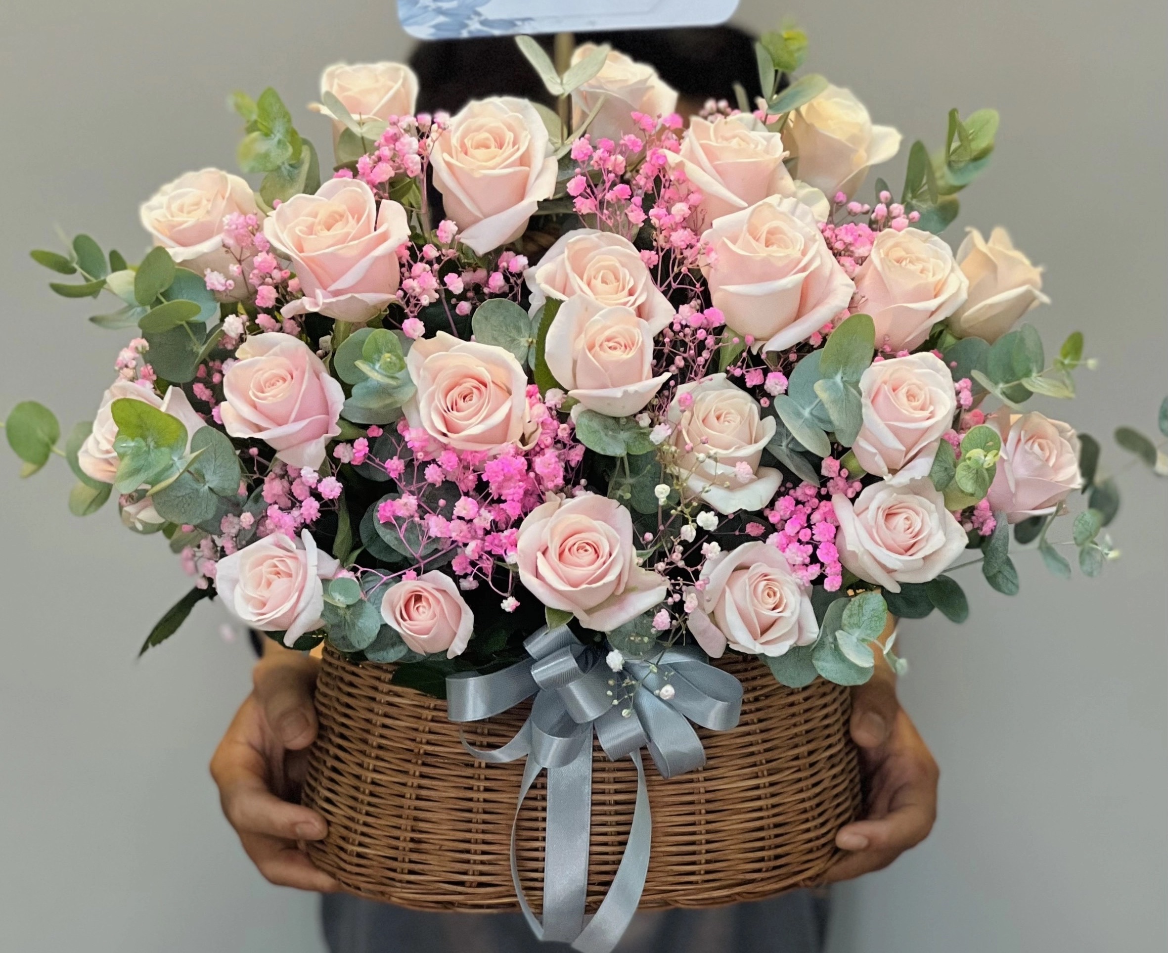 Mẫu cắm hoa hồng đẹp 1