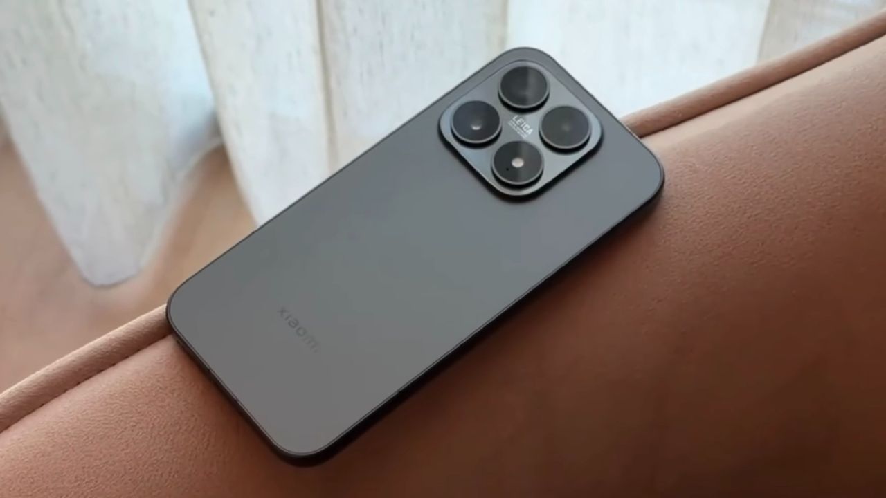 Trên tay Xiaomi 17 5G: Snapdragon 8 Elite Gen 5, camera Leica 50 MP và pin 7.000 mAh Trên tay Xiaomi 17 5G: Snapdragon 8 Elite Gen 5, camera Leica 50 MP và pin 7.000 mAh