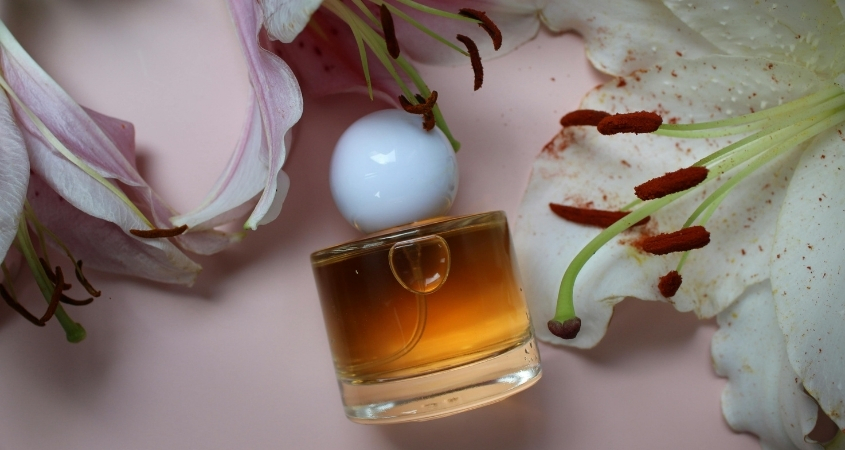 Hoa ly thường được dùng trong sản xuất nước hoa