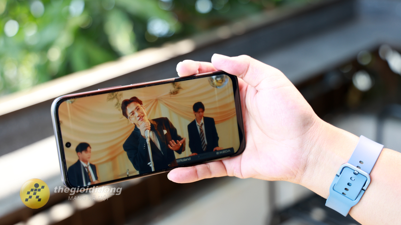 Trên Tay Oppo A6X: Màn Hình Lớn 6.75 Inch, Nổi Bật Với Snapdragon 685 Và Pin 6.100 Mah Trên Tay Oppo A6X: Màn Hình Lớn 6.75 Inch, Nổi Bật Với Snapdragon 685 Và Pin 6.100 Mah