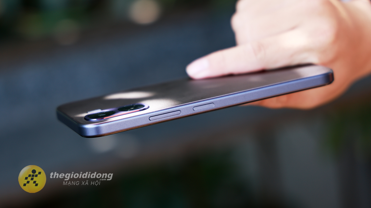 Trên Tay Oppo A6X: Màn Hình Lớn 6.75 Inch, Nổi Bật Với Snapdragon 685 Và Pin 6.100 Mah Trên Tay Oppo A6X: Màn Hình Lớn 6.75 Inch, Nổi Bật Với Snapdragon 685 Và Pin 6.100 Mah