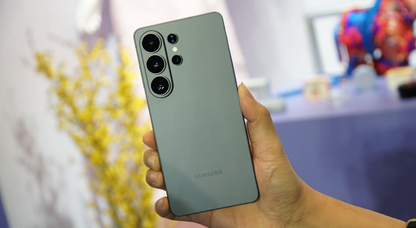 Samsung Galaxy S26 Ultra có thiết kế mỏng nhẹ, bo tròn