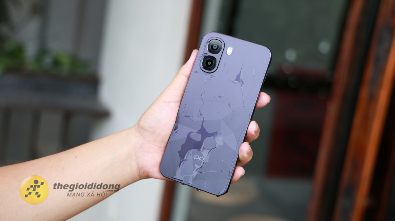 Trên Tay Oppo A6T: Mặt Lưng 