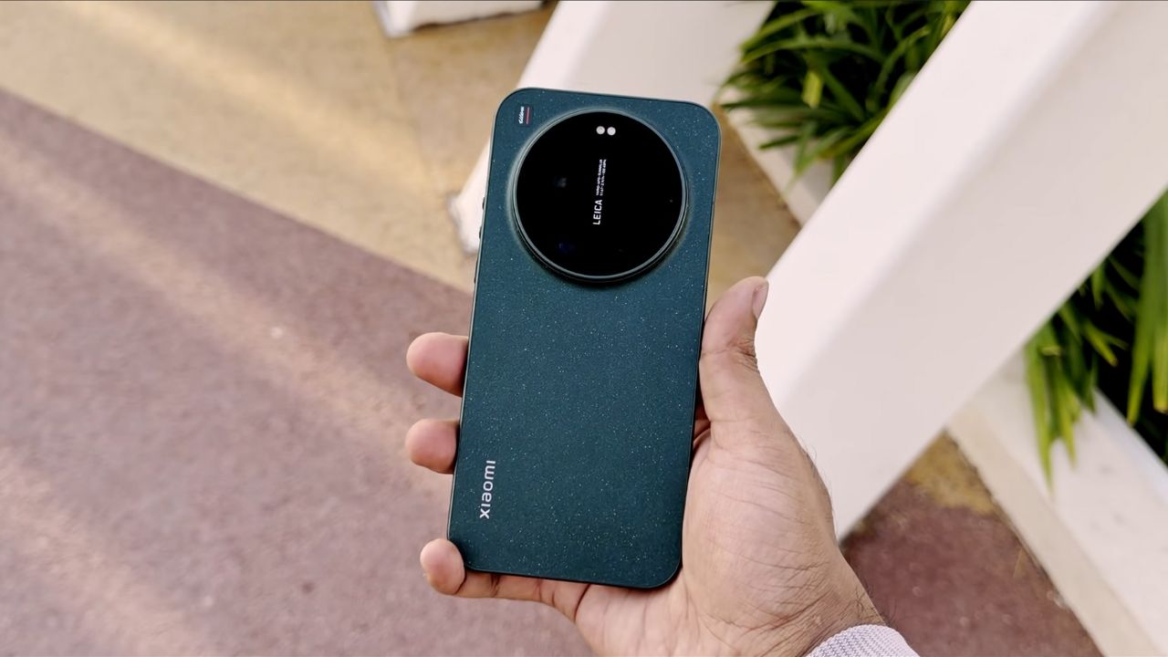 Trên Tay Xiaomi 17 Ultra: Siêu Phẩm Camera-Phone Với Ống Kính Leica Trứ Danh Trên Tay Xiaomi 17 Ultra: Siêu Phẩm Camera-Phone Với Ống Kính Leica Trứ Danh