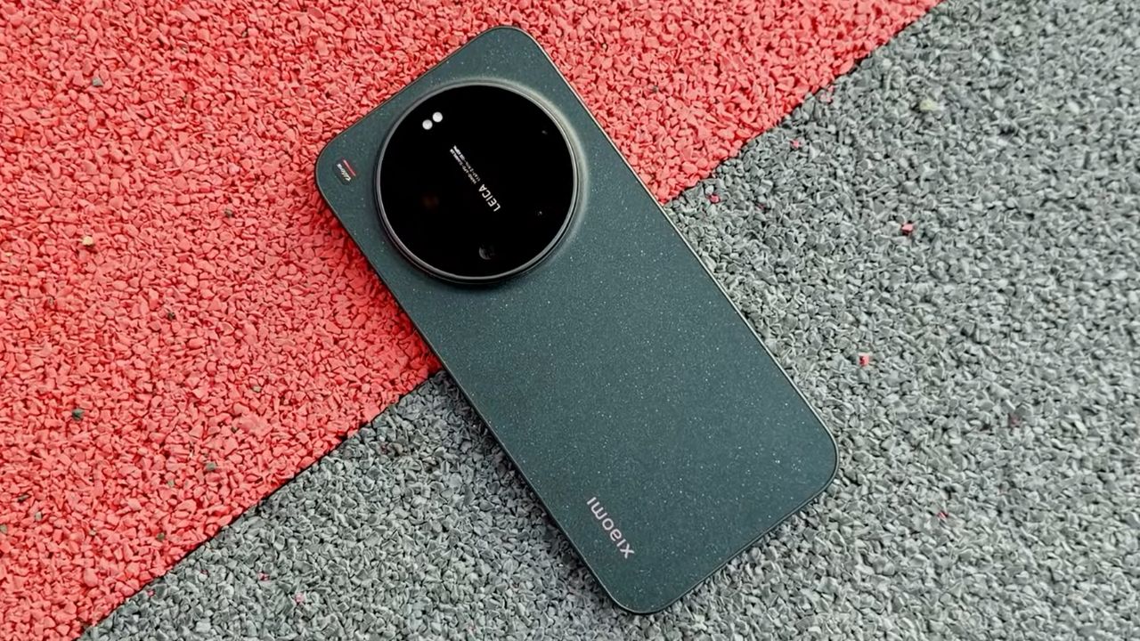 Trên Tay Xiaomi 17 Ultra: Siêu Phẩm Camera-Phone Với Ống Kính Leica Trứ Danh Trên Tay Xiaomi 17 Ultra: Siêu Phẩm Camera-Phone Với Ống Kính Leica Trứ Danh