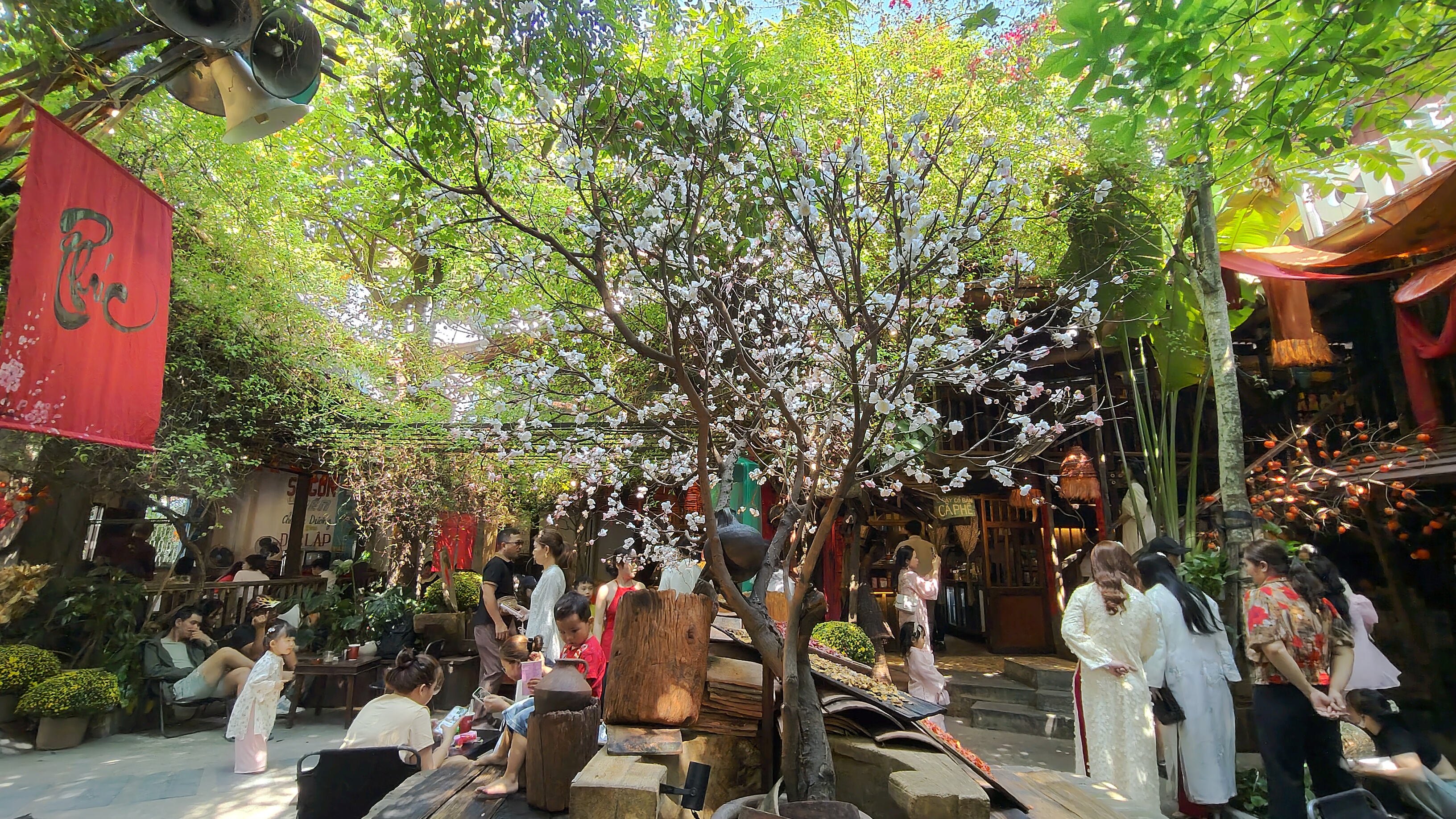 Đánh Giá Oppo Reno15 F 5G: Sự Cân Bằng Giữa Pin Trâu, Camera Tốt Và Thiết Kế Chắc Chắn