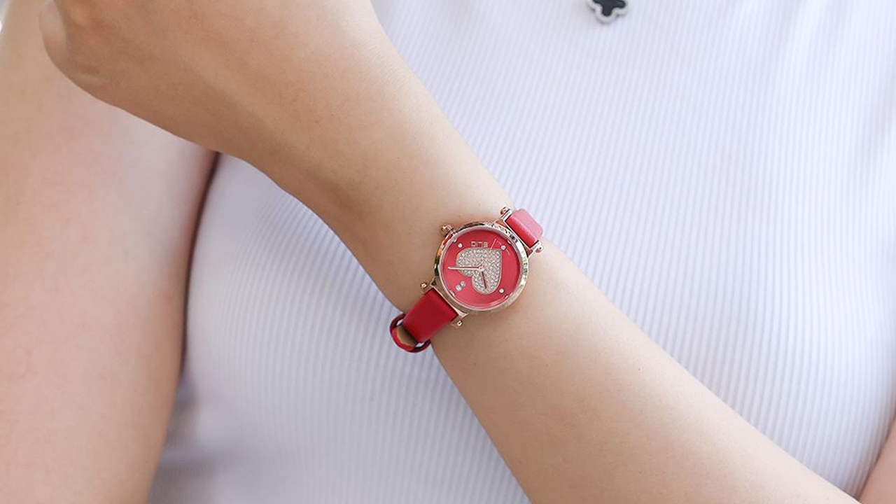 Đồng Hồ Đỏ Giá Chỉ Từ 490K