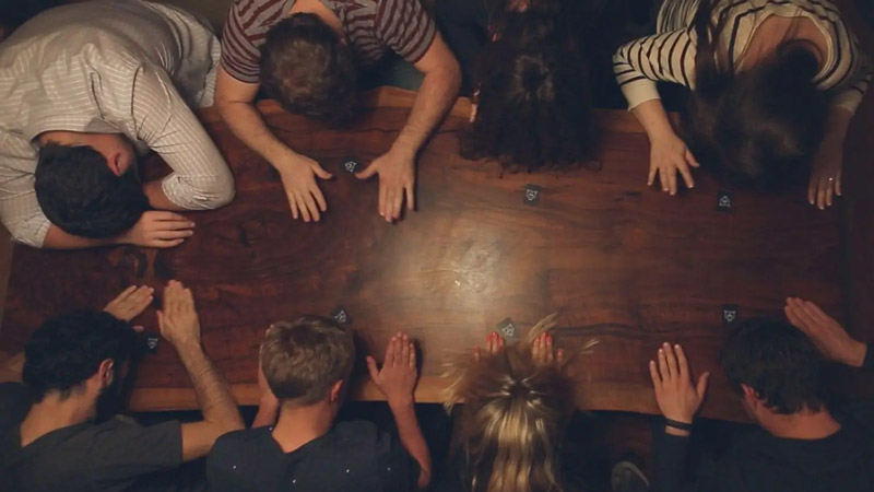 Ma Sói (Werewolf) là trò chơi ẩn vai đấu trí, dân làng tìm sói giữa những lời nói dối