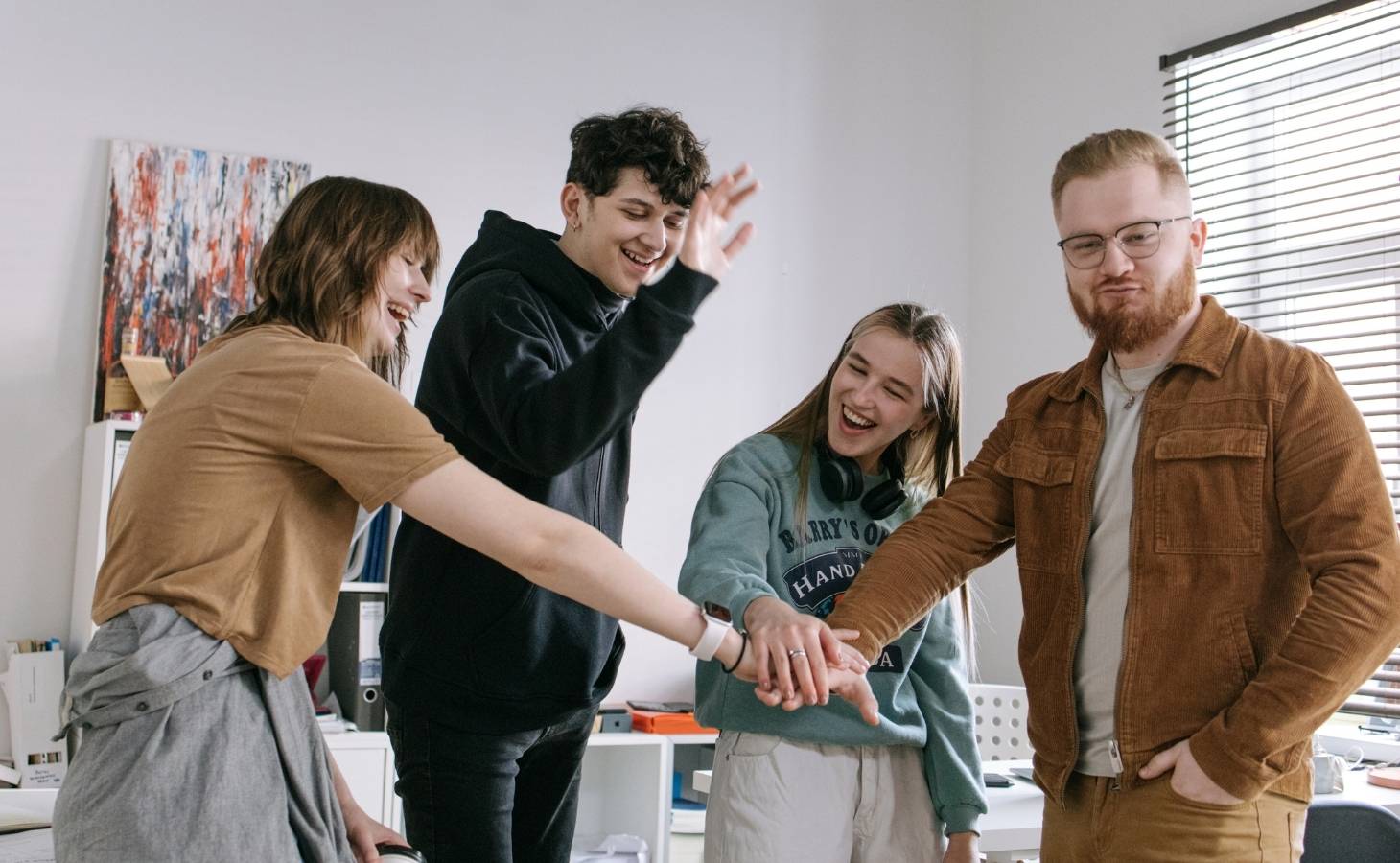 Lời chúc 8/3 cho bạn bè, đồng nghiệp nữ hài hước và độc đáo