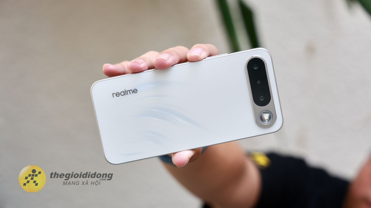Chọn realme 16 cho kinh tế hay thêm tiền realme 16 Pro đây?