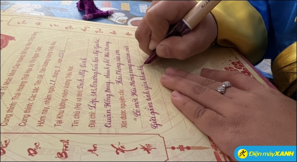 Ngày Mùng 2, Mùng 6 và Mùng 10 (Vía Thần Tài) cũng là những ngày tốt (Cát) để xuất hành cầu duyên, khai bút