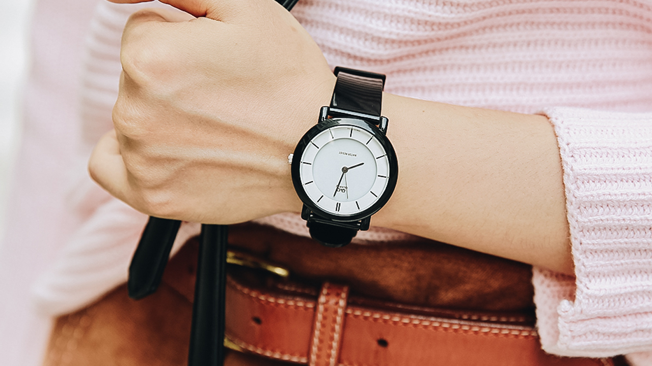 Loạt Đồng Hồ Thiết Kế Ấn Tượng Giảm Giá Đầu Năm