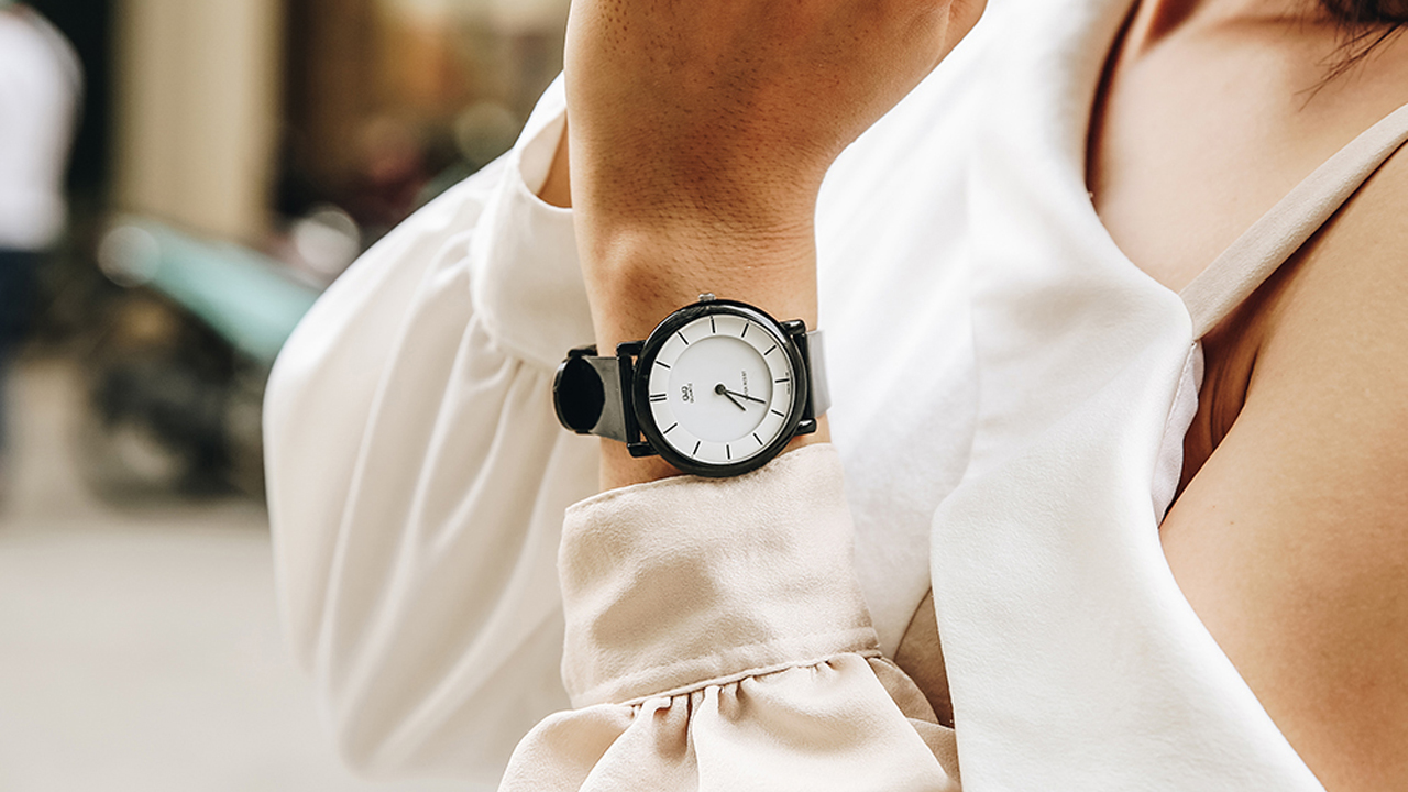 Loạt Đồng Hồ Thiết Kế Ấn Tượng Giảm Giá Đầu Năm