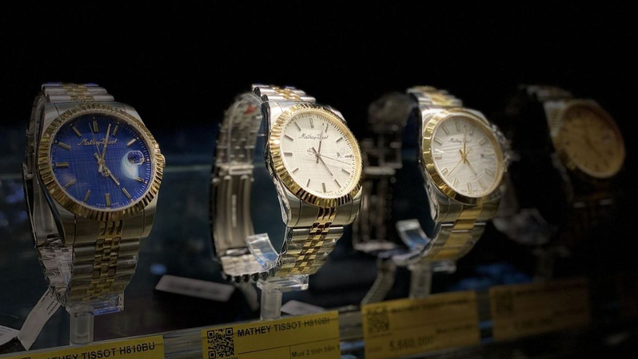 Quà Tết Cho Bố Mẹ Không Gì Hợp Lý Hơn 4 Chiếc Đồng Hồ Thời Trang Này