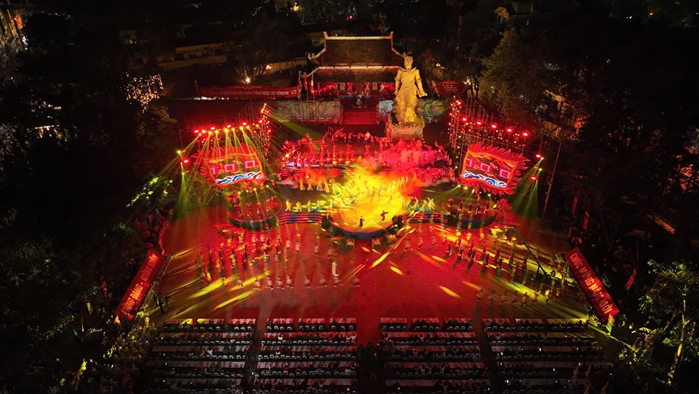 Phần Hội nổi bật nhất với tiết mục M&uacute;a Rồng Lửa Thăng Long