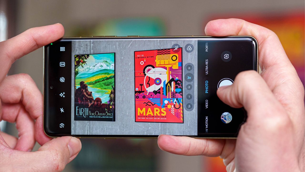 Mở hộp và trên tay motorola Signature: Mỏng nhẹ, Snapdragon 8 Gen 5