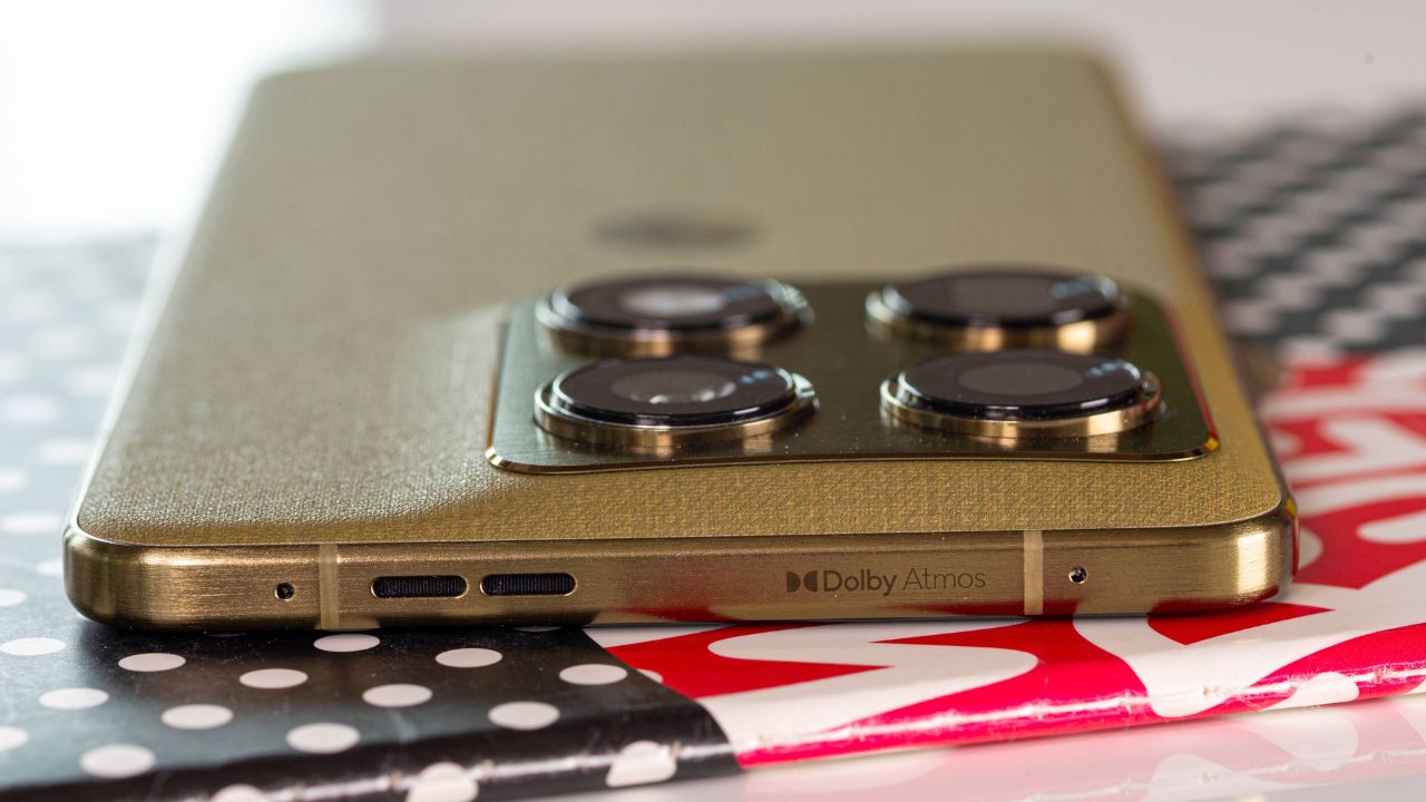 Mở hộp và trên tay motorola Signature: Mỏng nhẹ, Snapdragon 8 Gen 5