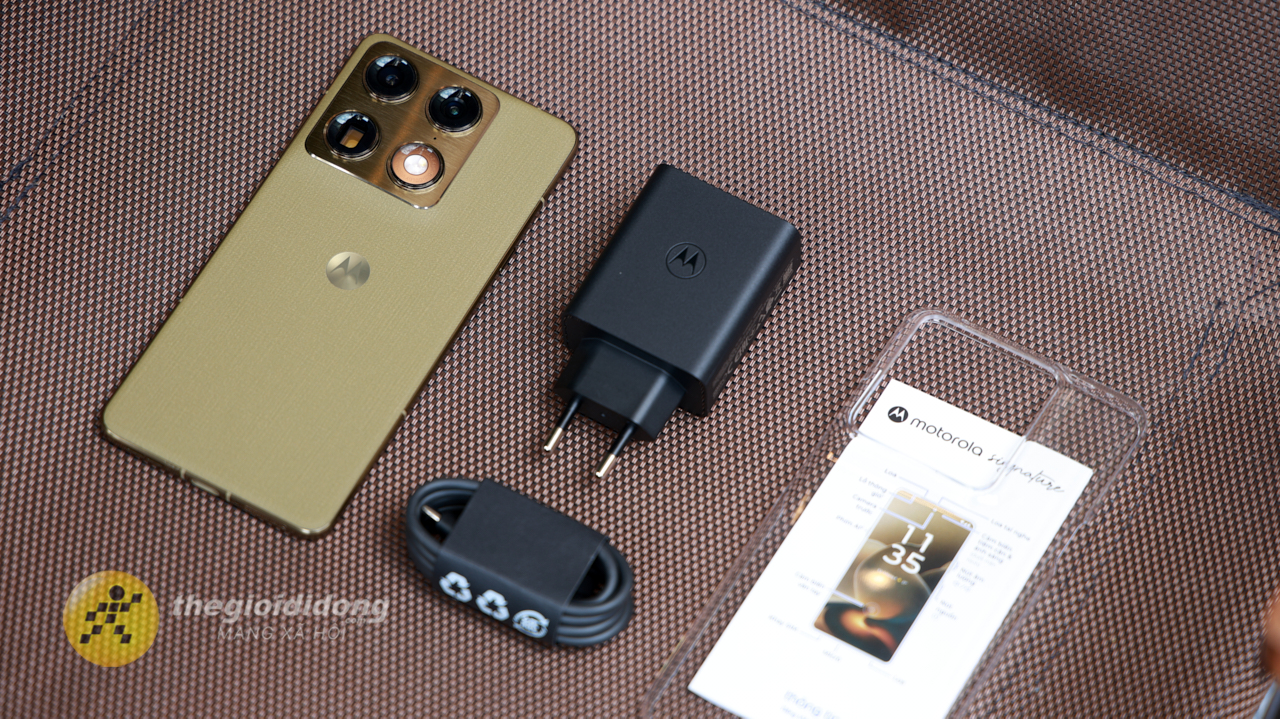 Mở hộp và trên tay motorola Signature