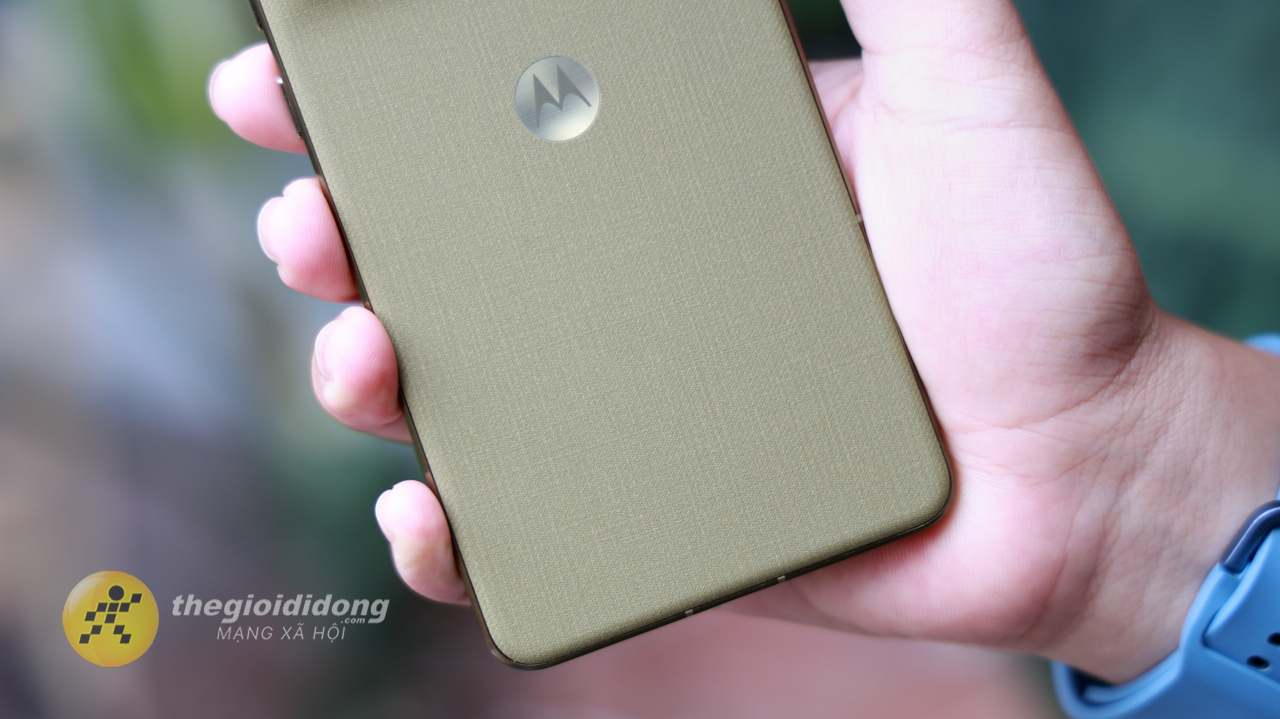 Mở hộp và trên tay motorola Signature