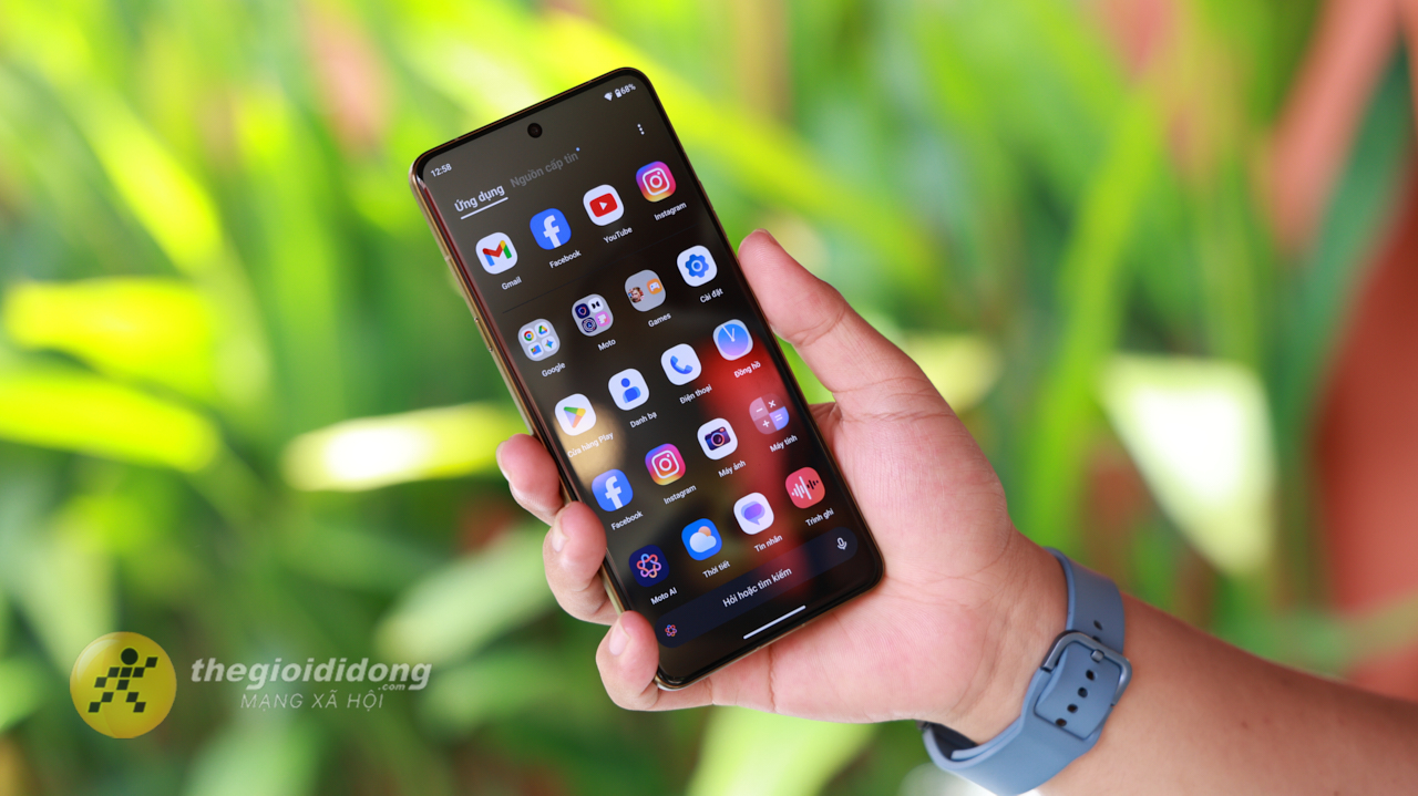 Mở hộp và trên tay motorola Signature